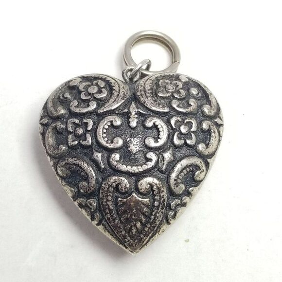Vintage Floral Patter Silver Tone Heart Shape Pendant, Estate - Picture 1 of 6